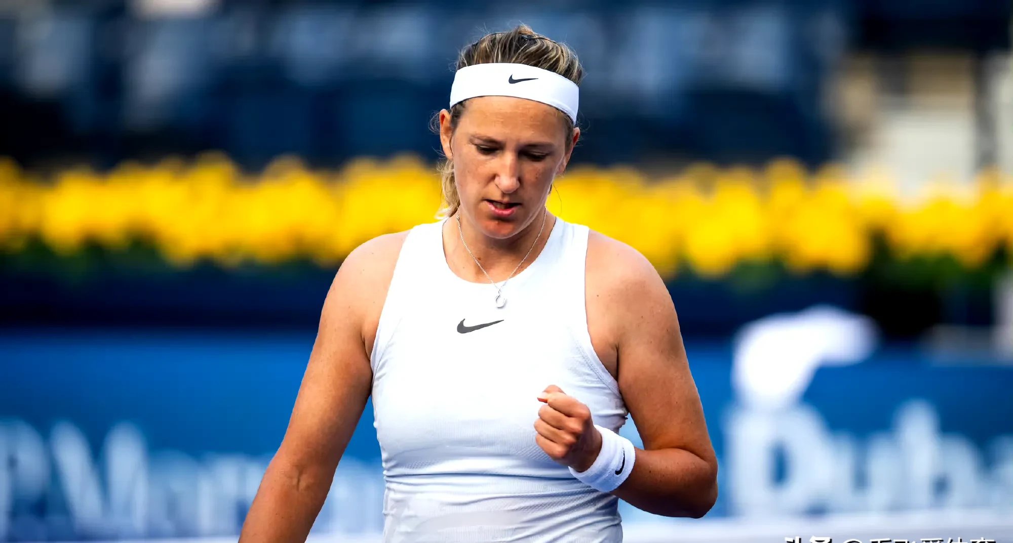 阿扎伦卡意外战胜法国队，重返赛场引爆全场！